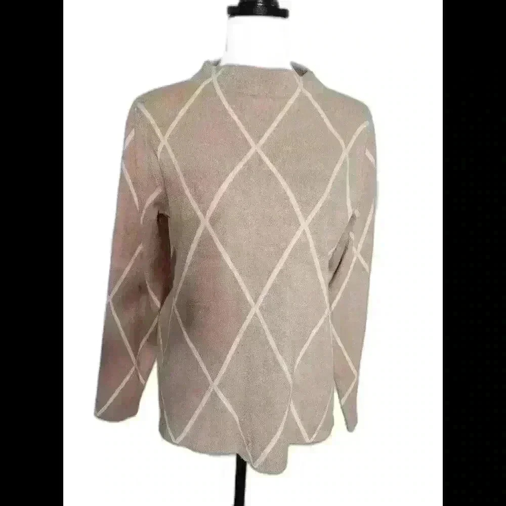 Cozy Diamond Patterned Knit Sweater - Perfect for Layering
